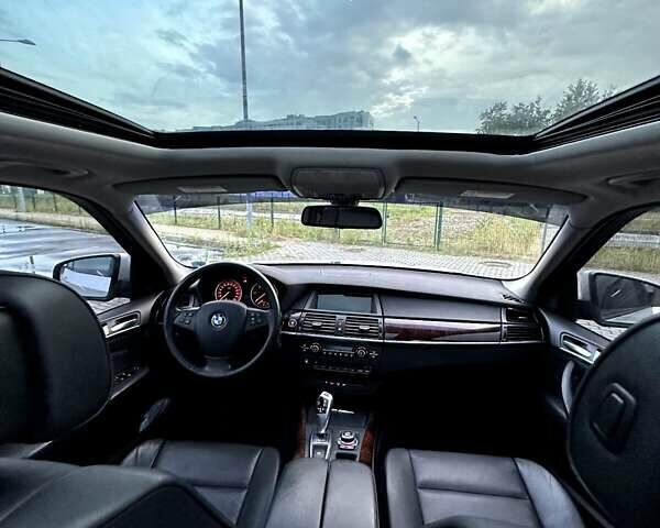 Серый БМВ Х5, объемом двигателя 3 л и пробегом 189 тыс. км за 15500 $, фото 8 на Automoto.ua
