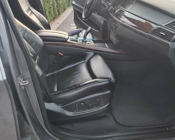 Серый БМВ Х5, объемом двигателя 0 л и пробегом 215 тыс. км за 15500 $, фото 8 на Automoto.ua