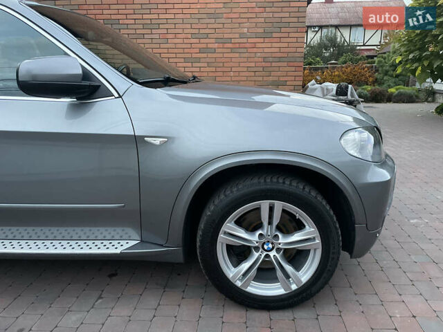Серый БМВ Х5, объемом двигателя 3 л и пробегом 286 тыс. км за 16900 $, фото 8 на Automoto.ua