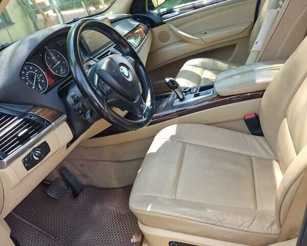 Серый БМВ Х5, объемом двигателя 3 л и пробегом 267 тыс. км за 16000 $, фото 13 на Automoto.ua