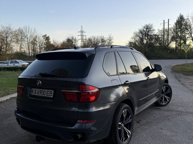 Серый БМВ Х5, объемом двигателя 3 л и пробегом 166 тыс. км за 19000 $, фото 5 на Automoto.ua