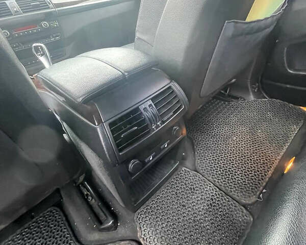 Серый БМВ Х5, объемом двигателя 3 л и пробегом 268 тыс. км за 18500 $, фото 12 на Automoto.ua