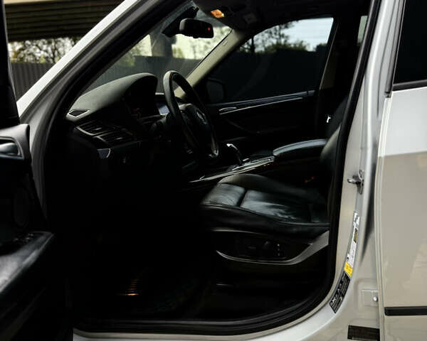 Сірий БМВ Х5, об'ємом двигуна 3 л та пробігом 298 тис. км за 15900 $, фото 53 на Automoto.ua