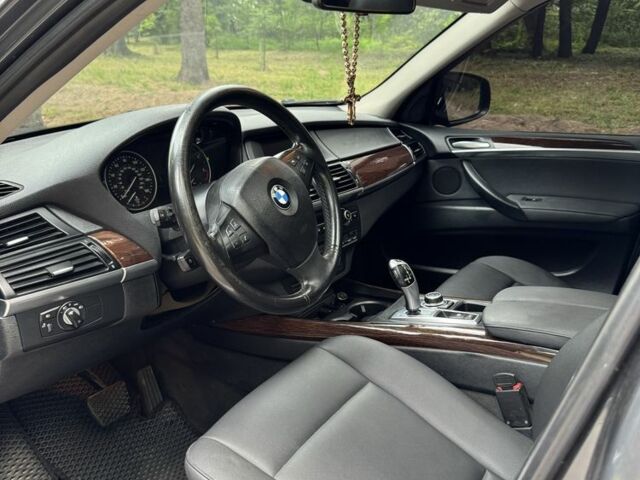 Сірий БМВ Х5, об'ємом двигуна 3 л та пробігом 261 тис. км за 16299 $, фото 8 на Automoto.ua