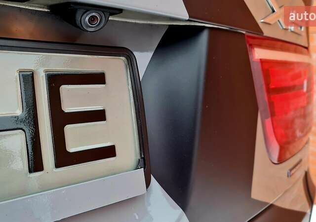 Серый БМВ Х5, объемом двигателя 3 л и пробегом 258 тыс. км за 13800 $, фото 68 на Automoto.ua