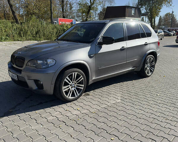 Серый БМВ Х5, объемом двигателя 3 л и пробегом 190 тыс. км за 18900 $, фото 27 на Automoto.ua