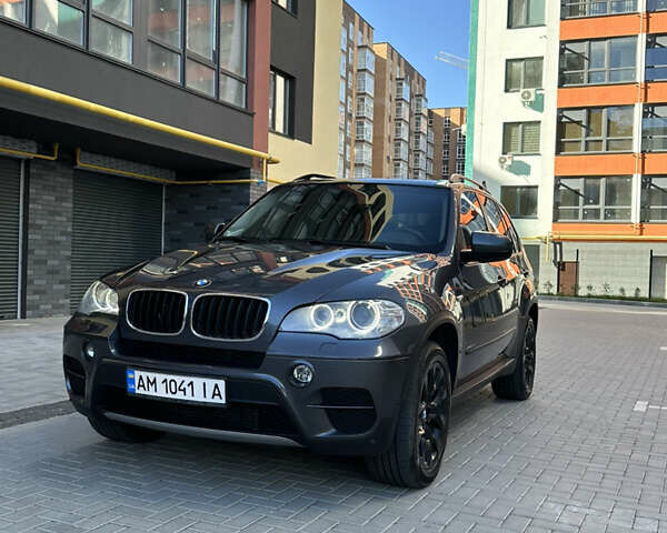 Сірий БМВ Х5, об'ємом двигуна 2.98 л та пробігом 290 тис. км за 11900 $, фото 2 на Automoto.ua