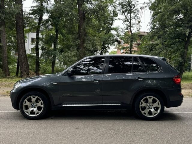 Сірий БМВ Х5, об'ємом двигуна 3 л та пробігом 261 тис. км за 16299 $, фото 1 на Automoto.ua