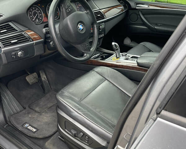 Сірий БМВ Х5, об'ємом двигуна 3 л та пробігом 319 тис. км за 14000 $, фото 15 на Automoto.ua