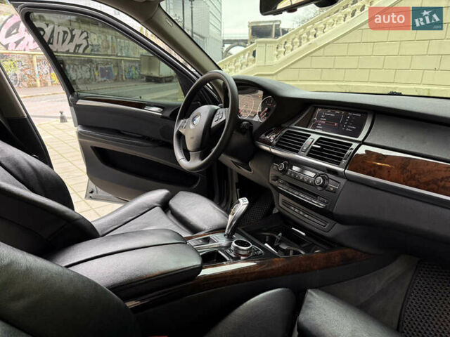 Сірий БМВ Х5, об'ємом двигуна 3 л та пробігом 297 тис. км за 14900 $, фото 15 на Automoto.ua