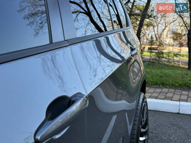 Серый БМВ Х5, объемом двигателя 3 л и пробегом 297 тыс. км за 15700 $, фото 18 на Automoto.ua