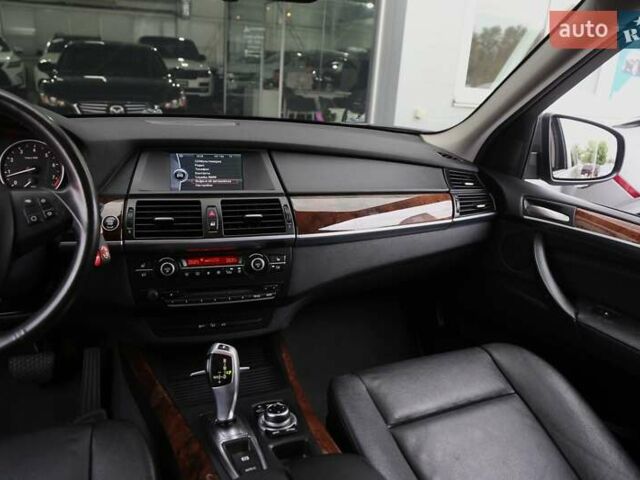 Серый БМВ Х5, объемом двигателя 3 л и пробегом 227 тыс. км за 11900 $, фото 14 на Automoto.ua