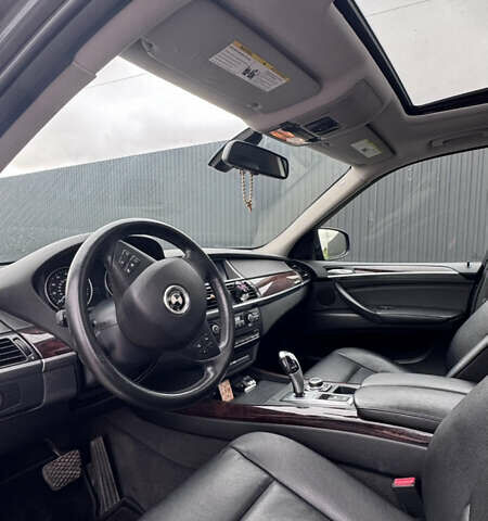 БМВ Х5 2010 у Тернополі на Automoto.ua Сірий БМВ Х5, об'ємом двигуна 2.98 л та пробігом 233 тис. км за 14800 $, фото 9 на Automoto.ua