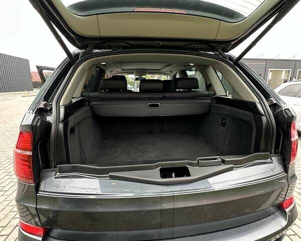 Серый БМВ Х5, объемом двигателя 2.98 л и пробегом 210 тыс. км за 12500 $, фото 10 на Automoto.ua