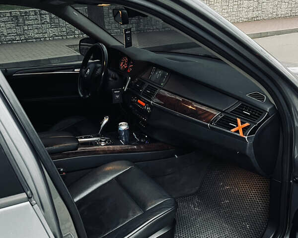 Сірий БМВ Х5, об'ємом двигуна 2.98 л та пробігом 250 тис. км за 13800 $, фото 13 на Automoto.ua
