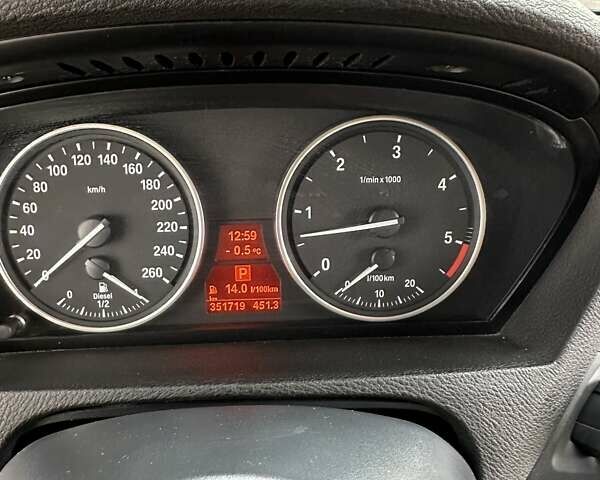 Серый БМВ Х5, объемом двигателя 3 л и пробегом 350 тыс. км за 16000 $, фото 4 на Automoto.ua