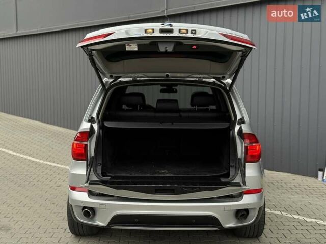 Сірий БМВ Х5, об'ємом двигуна 3 л та пробігом 303 тис. км за 16800 $, фото 17 на Automoto.ua