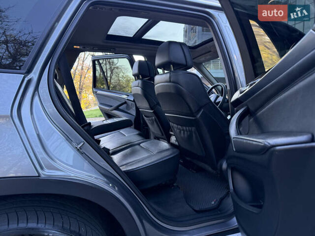Серый БМВ Х5, объемом двигателя 3 л и пробегом 297 тыс. км за 15700 $, фото 34 на Automoto.ua