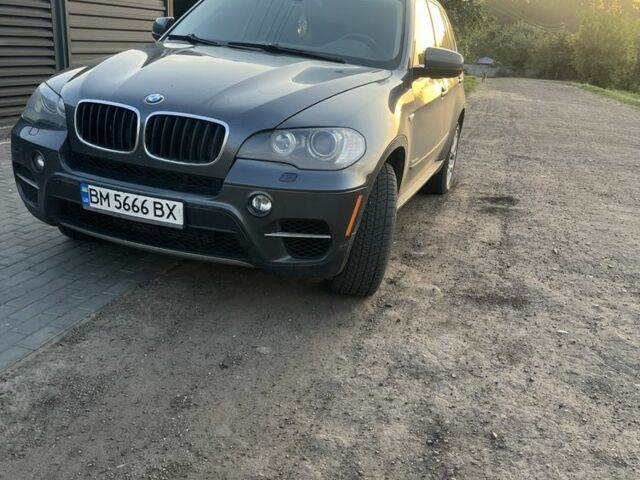 Серый БМВ Х5, объемом двигателя 3 л и пробегом 415 тыс. км за 14000 $, фото 1 на Automoto.ua