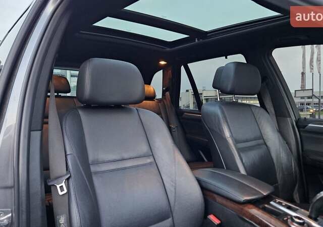 Серый БМВ Х5, объемом двигателя 3 л и пробегом 306 тыс. км за 12250 $, фото 20 на Automoto.ua