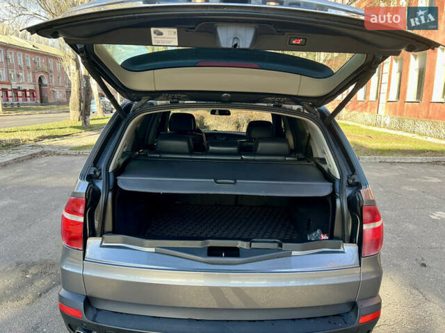 Сірий БМВ Х5, об'ємом двигуна 3 л та пробігом 295 тис. км за 11500 $, фото 10 на Automoto.ua