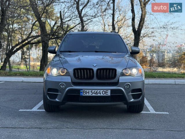 Серый БМВ Х5, объемом двигателя 3 л и пробегом 297 тыс. км за 15700 $, фото 3 на Automoto.ua