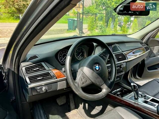 Серый БМВ Х5, объемом двигателя 3 л и пробегом 317 тыс. км за 13700 $, фото 12 на Automoto.ua