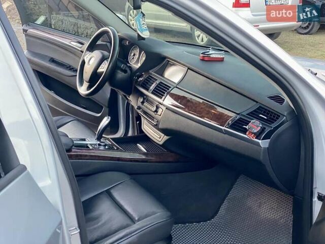 Серый БМВ Х5, объемом двигателя 2.98 л и пробегом 255 тыс. км за 15000 $, фото 7 на Automoto.ua