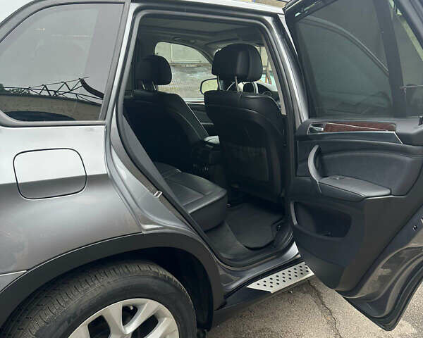 Сірий БМВ Х5, об'ємом двигуна 2.98 л та пробігом 187 тис. км за 16000 $, фото 8 на Automoto.ua