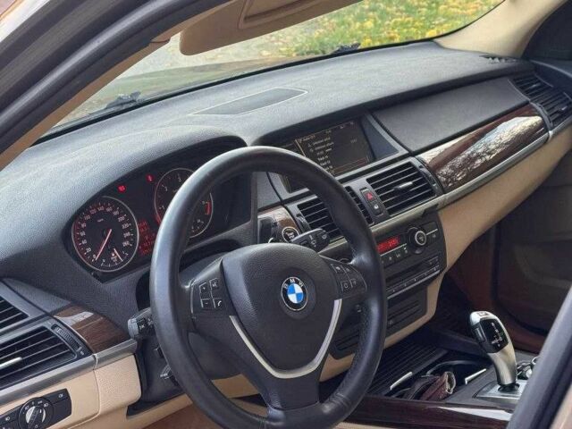 Серый БМВ Х5, объемом двигателя 3 л и пробегом 270 тыс. км за 5000 $, фото 5 на Automoto.ua