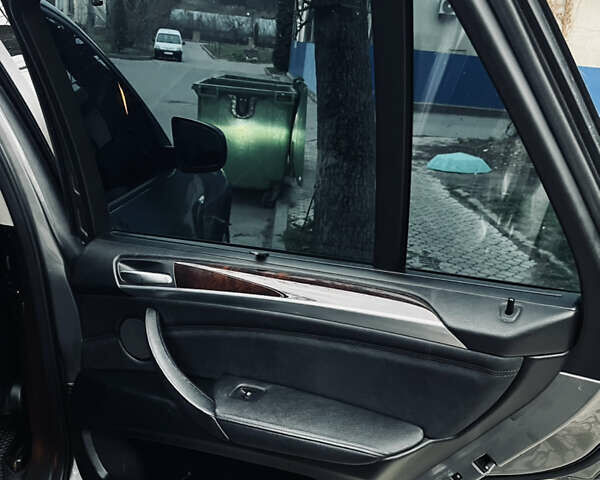 Сірий БМВ Х5, об'ємом двигуна 2.98 л та пробігом 250 тис. км за 13800 $, фото 16 на Automoto.ua