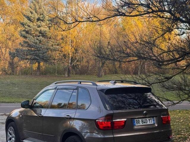 Серый БМВ Х5, объемом двигателя 3 л и пробегом 270 тыс. км за 5000 $, фото 3 на Automoto.ua