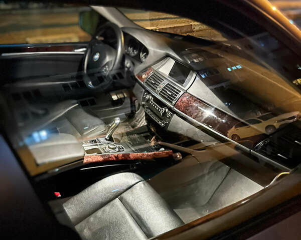 Сірий БМВ Х5, об'ємом двигуна 2.98 л та пробігом 187 тис. км за 16000 $, фото 2 на Automoto.ua