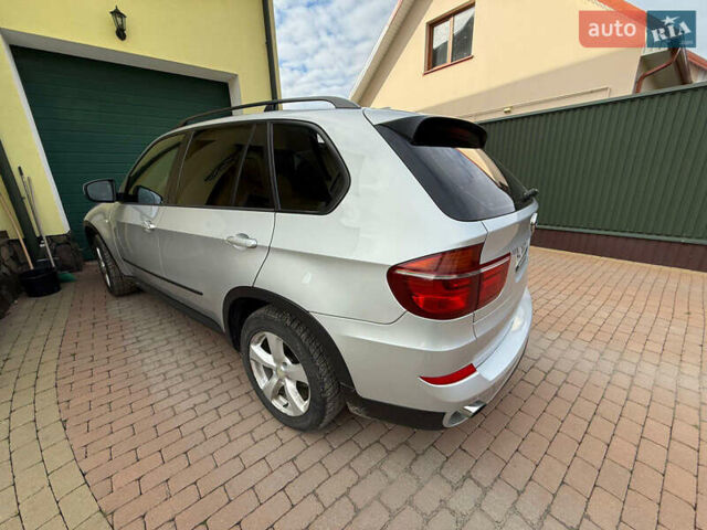 Серый БМВ Х5, объемом двигателя 3 л и пробегом 300 тыс. км за 17500 $, фото 15 на Automoto.ua