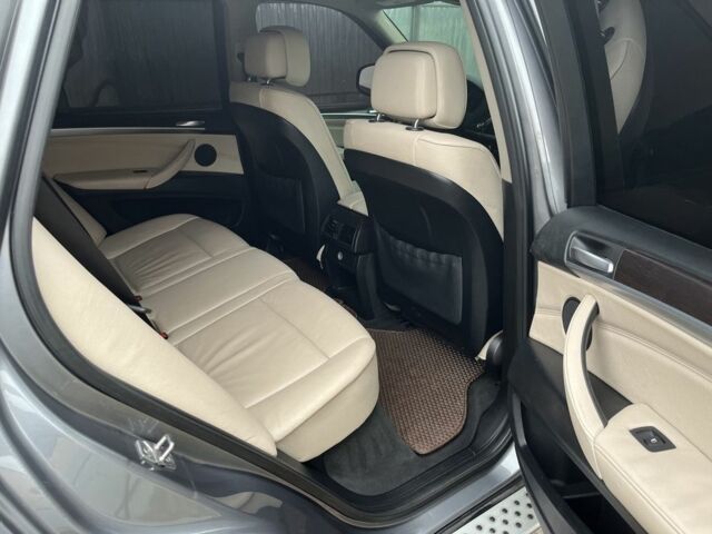 Серый БМВ Х5, объемом двигателя 3 л и пробегом 309 тыс. км за 12000 $, фото 9 на Automoto.ua