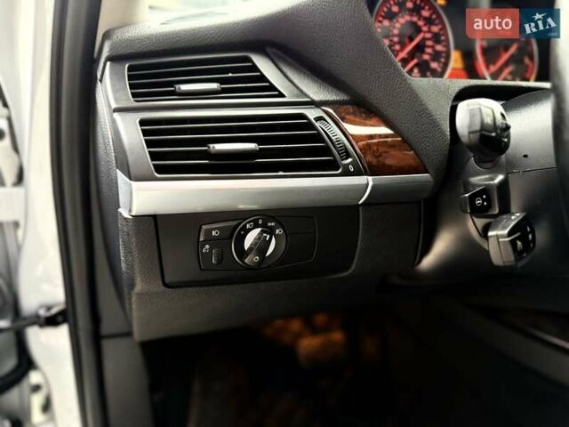 Сірий БМВ Х5, об'ємом двигуна 3 л та пробігом 303 тис. км за 16800 $, фото 30 на Automoto.ua