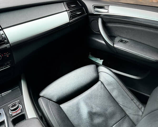 Серый БМВ Х5, объемом двигателя 2.99 л и пробегом 360 тыс. км за 17500 $, фото 10 на Automoto.ua