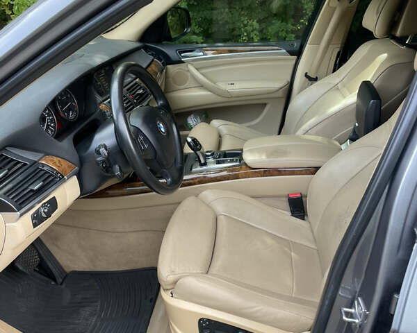 Серый БМВ Х5, объемом двигателя 2.99 л и пробегом 285 тыс. км за 16800 $, фото 19 на Automoto.ua