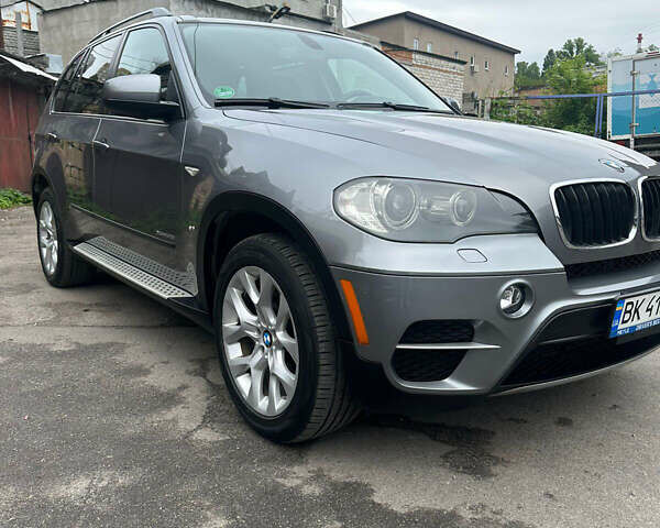 Сірий БМВ Х5, об'ємом двигуна 2.98 л та пробігом 187 тис. км за 16000 $, фото 13 на Automoto.ua