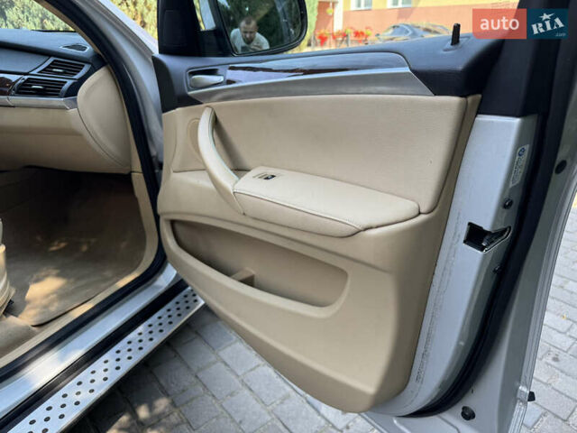 Сірий БМВ Х5, об'ємом двигуна 3 л та пробігом 281 тис. км за 14499 $, фото 69 на Automoto.ua