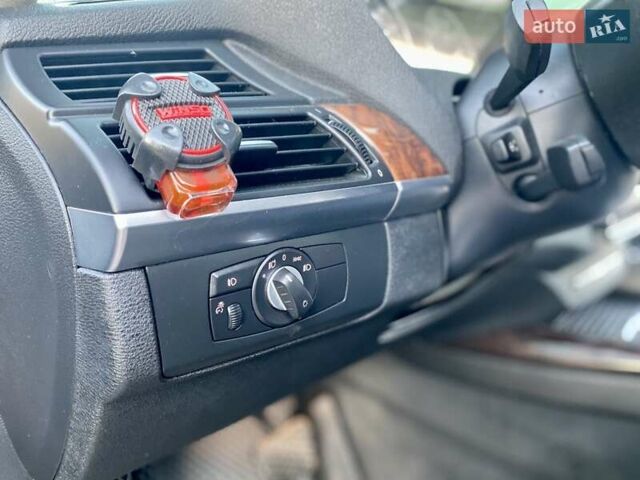 Серый БМВ Х5, объемом двигателя 2.98 л и пробегом 255 тыс. км за 15000 $, фото 19 на Automoto.ua