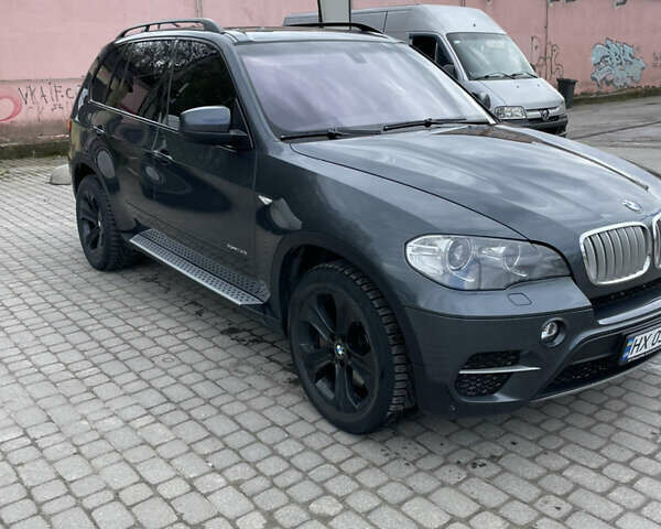 Сірий БМВ Х5, об'ємом двигуна 4.4 л та пробігом 96 тис. км за 16500 $, фото 56 на Automoto.ua