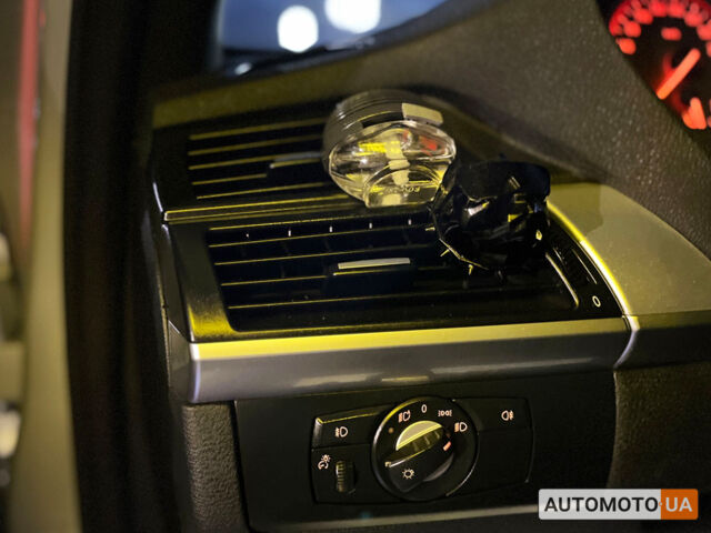 Серый БМВ Х5, объемом двигателя 3 л и пробегом 326 тыс. км за 18900 $, фото 13 на Automoto.ua
