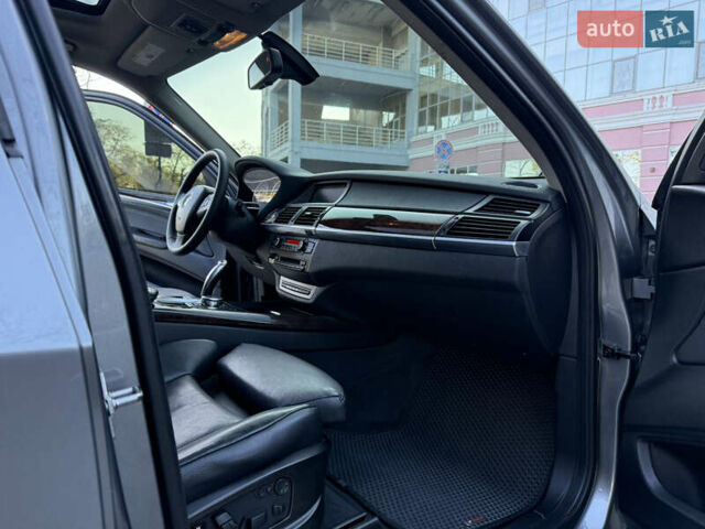 Серый БМВ Х5, объемом двигателя 3 л и пробегом 297 тыс. км за 15700 $, фото 30 на Automoto.ua