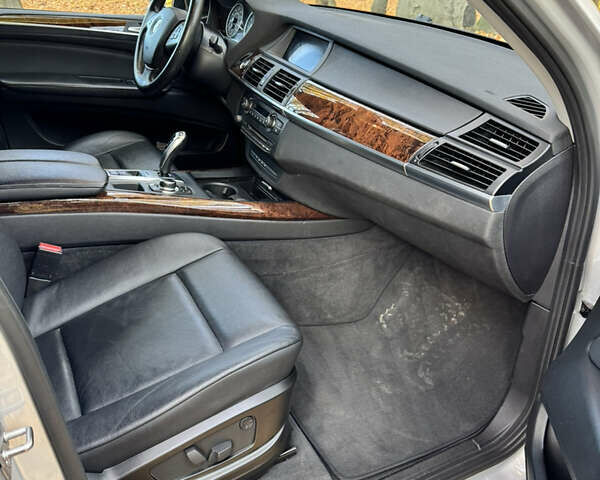 БМВ Х5 2011 в Львове на Automoto.ua Серый БМВ Х5, объемом двигателя 2.98 л и пробегом 171 тыс. км за 13900 $, фото 17 на Automoto.ua