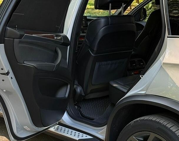 Сірий БМВ Х5, об'ємом двигуна 3 л та пробігом 252 тис. км за 18200 $, фото 24 на Automoto.ua