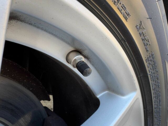 Серый БМВ Х5, объемом двигателя 3 л и пробегом 211 тыс. км за 8500 $, фото 10 на Automoto.ua