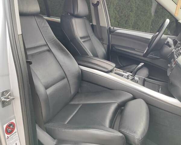 БМВ Х5 2011 в Львове на Automoto.ua Серый БМВ Х5, объемом двигателя 2.99 л и пробегом 238 тыс. км за 18500 $, фото 15 на Automoto.ua