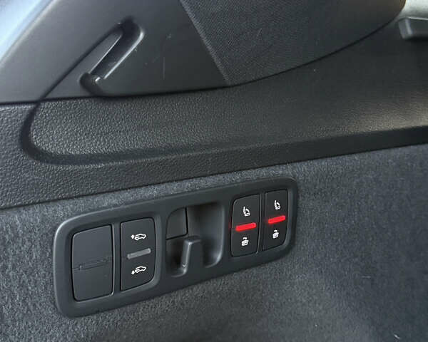 Сірий БМВ Х5, об'ємом двигуна 2.98 л та пробігом 244 тис. км за 17000 $, фото 13 на Automoto.ua