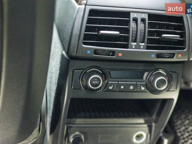 Сірий БМВ Х5, об'ємом двигуна 3 л та пробігом 237 тис. км за 19900 $, фото 33 на Automoto.ua